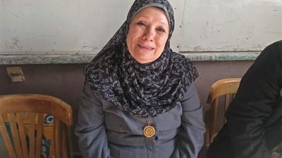 انهت مسيرة العطاء.. كورونا يغيب معلمة تطوعت لسد عجز المدرسين رغم خروجها على المعاش