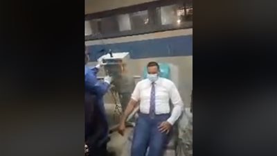 شاهد.. لحظة تبرع محافظ الدقهلية ببلازما الدم بعد تعافيه من فيروس كورونا (صور وفيديو)
