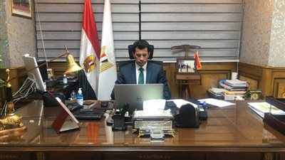 تكريم نجل الشهيد أحمد منسي ضمن في حفل ختام بطولة الرماية أونلاين