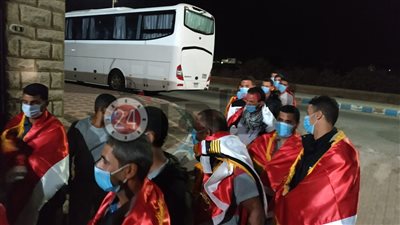 أول تعليق من المصريين العائدين من ليبيا: ثقتنا كانت كبيرة في الدولة بقيادة السيسي (فيديو)