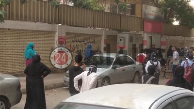 ترضاها لولادك.. أولياء الأمور يعتدون على زوج إحدى المراقبات بعد علمهم باشتباه إصابتها بفيروس كورونا