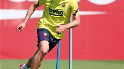 برشلونة يكشف طبيعة إصابة دي يونج قل مواجهة أتلتيك بلباو