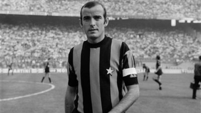 إنتر ميلان يعلن وفاة ماريو كورسو أسطورة النادي في الستينيات