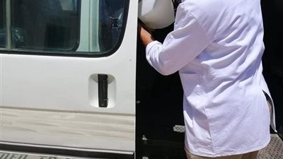 محافظة الوادي الجديد: تخصيص سيارات ميكروباص معقمة لنقل طلاب الثانوية لمقار اللجان (صور)