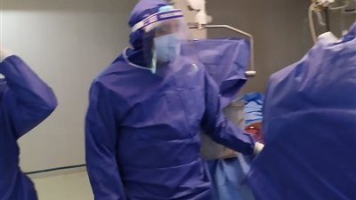 المطرية التعليمي ينجح في إجراء أول قسطرة مخية لمريضة كورونا