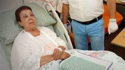 ابنة رجاء الجداوي تكشف حقيقة انخفاض نسبة الأكسجين في جسد والدتها (صورة)