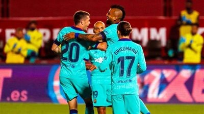 تقارير: برشلونة مصمم على طرد فيدال وراكيتيتش