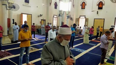 “التعقيم قبل وبعد الصلاة”.. التزام المساجد والمصلين بالبحيرة بتطبيق الإجراءات الاحترازية
