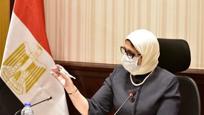 “الصحة” تتيح برامج مكافحة العدوى وبروتوكولات علاج كورونا بالمجان للأطقم الطبية