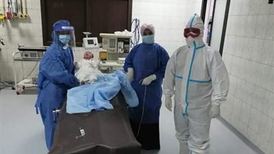 الطفلة بحالة جديدة.. مستشفى سوهاج العام يجرى ثالث عملية ولادة قيصرية لأم مصابة بكورونا (صور)