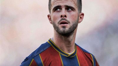 رسميًا.. برشلونة يعلن التعاقد مع بيانيتش