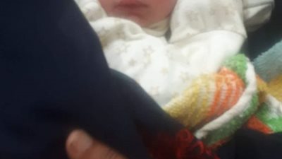 أب يعذب رضيعته البالغة من العمر 6 أشهر بتوثيقها وسكب الماء المغلي على رأسها بالإسماعيلية