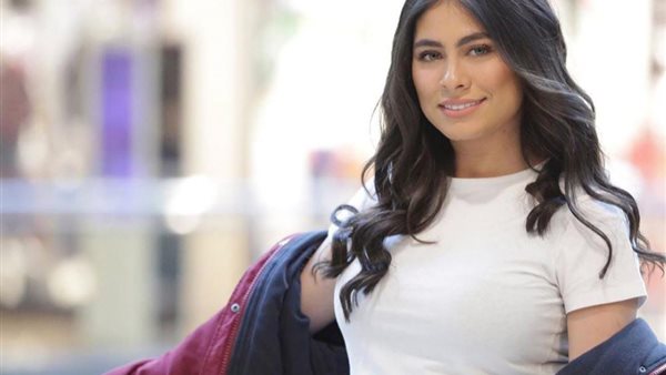 الفنانة هاجر احمد