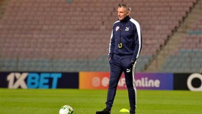 كارتيرون يطالب إدارة الزمالك بتحديد موعد لعودة التدريبات