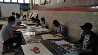 157 ألف طالب يؤدون امتحانات الدبلومات الفنية العملية في اليوم الثالث