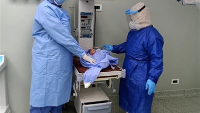 “معاك في العزل”.. الصحة تكرم أبطال الحجر الصحي في مستشفى 15 مايو