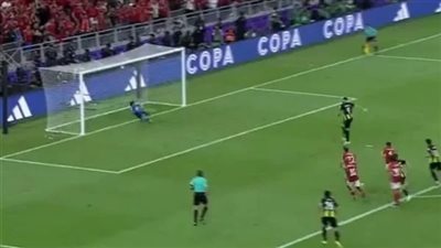 بعد ركلة جزاء كريم بنزيما.. الشناوي حائط صد أمام لاعبي ريال مدريد