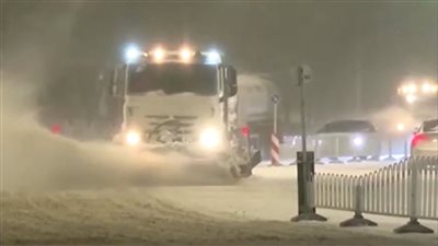 موجة برد تجمد معظم المدن الصينية وتغلق الطرق السريعة