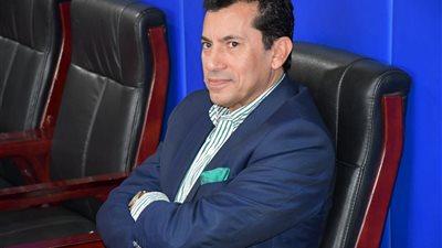 وزير الرياضة يهنئ اتحاد السلاح بعد تحقيق برونزيتين في بطولة العالم للناشئين