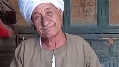 قصة كفاح أقدم إسكافي بقنا: ربّيت ابني وحصل على مؤهل عالي.. وهشتغل المهنة لحد ما أموت | بث مباشر