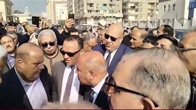 الدنيا باظت وأنت مش فاهم حاجة.. وزير النقل ينتقد مسؤولا أثناء الحديث عن تطوير محطة سكك حديد كفر الشيخ | بث مباشر