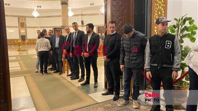 شوبير وأيمن الكاشف يقدمان واجب العزاء في عمرو عبد الحق رئيس نادي النصر | بث مباشر