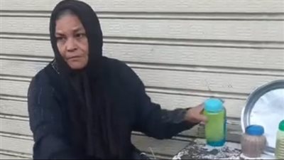 دمعتي مبتنشفش ونفسي حد يساعدني.. استغاثة بائعة شاي في شوارع المنيا: بصرف على 8 أطفال و2 مرضى | بث مباشر