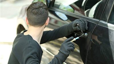 القبض على المتهم بسرقة مليون و500 ألف جنيه من سيارة بالإسكندرية