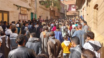 أهالي قرية سلامون بسوهاج يشيعون جنازة شاب لقي مصرعه قبل أيام من حفل زفافه