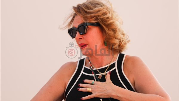 الفنانة يسرا 