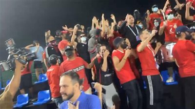 جماهير الأهلي بالسعودية تؤازر اللاعبين من ملعب التدريب قبل مواجهة فلومينينسي | فيديو وصور