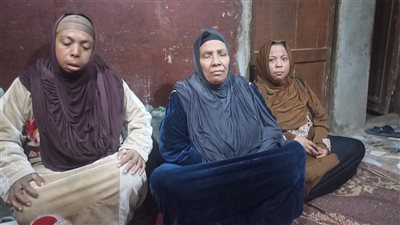 أرملة مسنة ببني سويف تستغيث: عايشة مع بناتي ونفسي في كُشِك نصرف منه | فيديو 