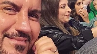 لحظة تأثر فائق حسن خلال إعلان أصالة مفاجأة عن حفيدتها الجديدة |فيديو