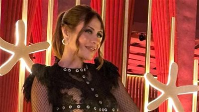 هيدي كرم عن إطلالتها الجريئة في مهرجان الجونة السينمائي: الفستان فيه بطانة