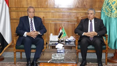 محافظ القليوبية يناقش تصميم وإنشاء فرع لمكتبة مصر العامة بشبرا الخيمة