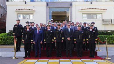 القوات البحرية تحصل على وسام التميز في استخدام تكنولوجيا المعلومات الجغرافية