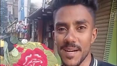 طالب من ذوي الهمم يعمل بائع خضراوات متجول بقنا: بروح الجامعة الصبح وبرجع أبيع خس | بث مباشر