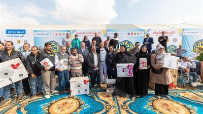 صندوق تحيا مصر يوفر 40 ألف قطعة ملابس وقسائم مشتريات بـ2 مليون جنيه لأسر العاملين بالنظافة