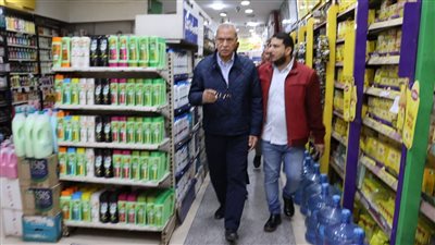 محافظ القليوبية يتفقد معارض ومنافذ بيع السلع الغذائية
