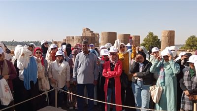 فتيات أهل مصر في جولة تفقدية بمحطة بنبان للطاقة الشمسية ومعبد كوم أمبو بأسوان