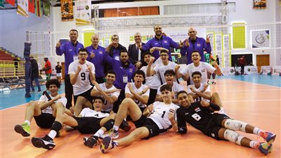 منتخب الناشئين يكتسح ليبيا ويتوج بلقب بطولة إفريقيا للطائرة 