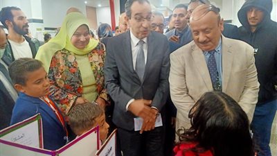 تعليم الفيوم: طالبة الثانوية التي وضعت مولودها أثناء الامتحان يمكنها إعادة المادة