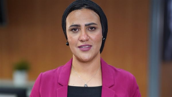 الكاتبة الصحفية هند