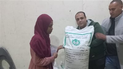 مصادرة نصف طن سكر و750 كيلو دقيق للبيع خارج منظومة الدعم بالإسكندرية