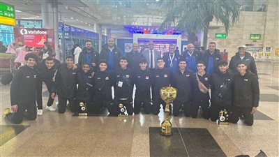 وفد من الشباب والرياضة يستقبل منتخب الناشئين بعد الفوز ببطولة إفريقيا للطائرة