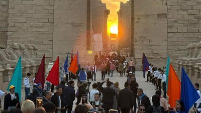 لحظة تعامد الشمس على قدس الأقداس بمعابد الكرنك في الأقصر | صور