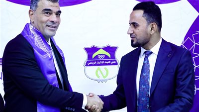 يدربه حمزة الجمل.. النجف العراقي يعلن حل أزمة القيد بعد شكوى ثلاثي الفريق