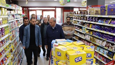 للتأكد من توافر السلع.. محافظ القليوبية يتفقد أحد مصانع تعبئة المنتجات الغذائية بالقناطر