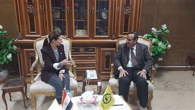 محافظ شمال سيناء يلتقي وفدا من الاتحاد الدولي لجمعيات الصليب الأحمر والهلال الأحمر