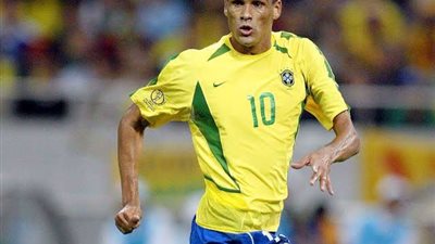 نجوم الكرة العالمية في كأس السوبر الإماراتي بين شباب الأهلي والشارقة | صور